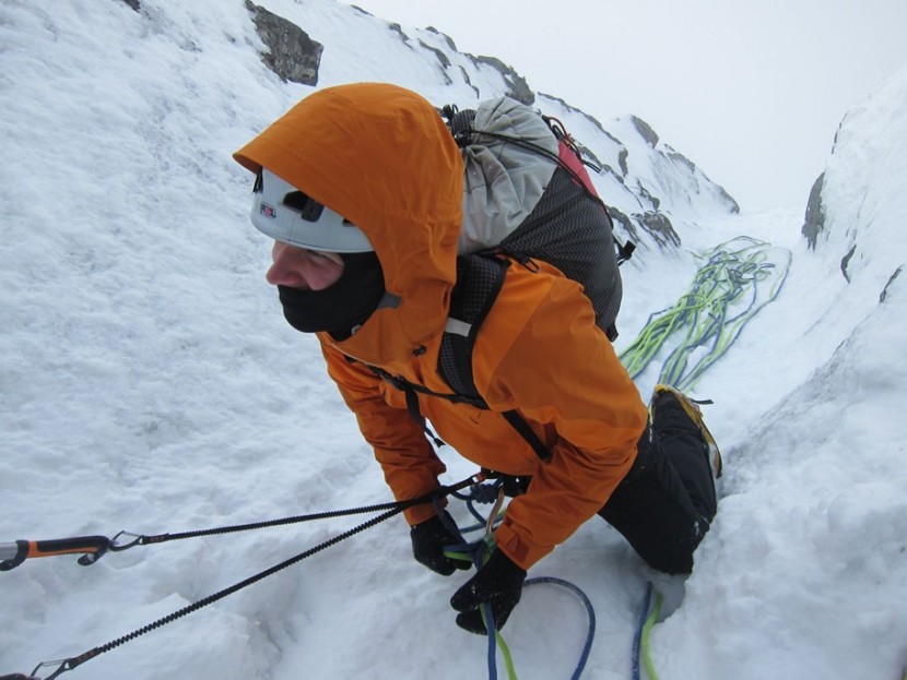 cilogear 30l worksack - will dean belaying on ny gully, nw face snoqualmie mountain...