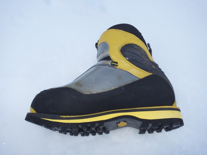 la sportiva spantik - medial view of the spantik showing the smooth sole rocker which...