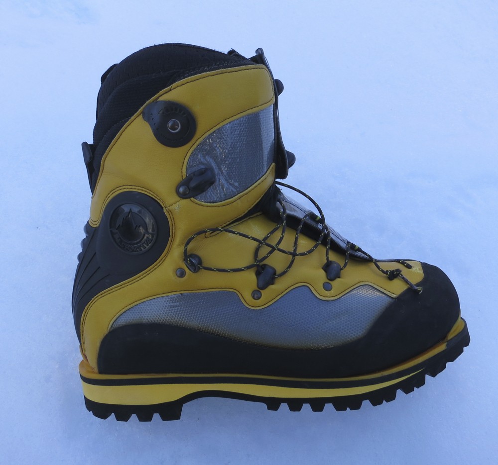 La Sportiva Spantik Review (La Sportiva Spantik, our Top Pick winner for an extremely warm and functional double boot.)