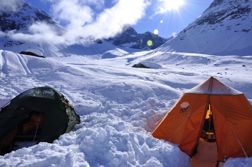 hilleberg jannu - the jannu (left) in greenland.