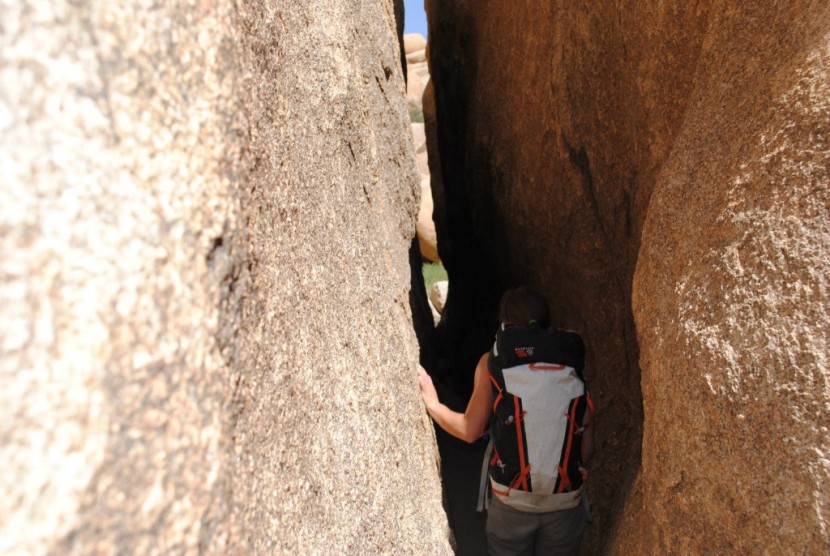 mountain hardwear summitrocket 40 - molly ravits explore joshua tree&#039;s canyons.  mountain hardwear...