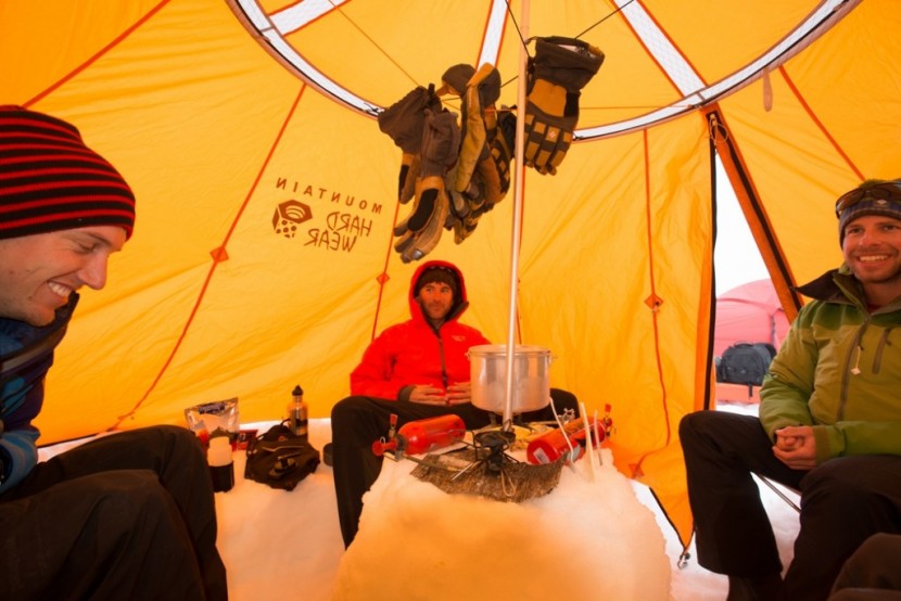 mountain hardwear hoopster - inside the mountain hardwear hoopster with the msr whisperlite and...