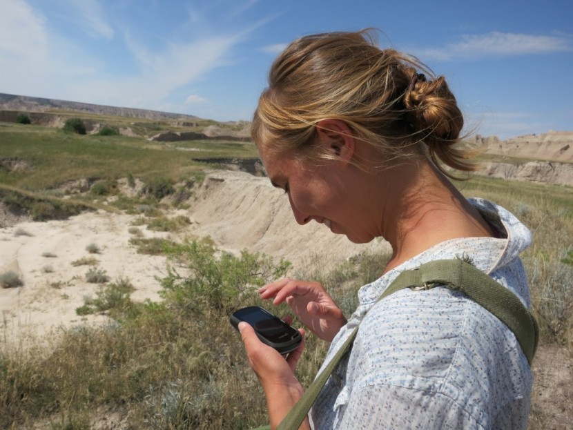 garmin oregon 600t - sarah navigates in the badlands, south dakota