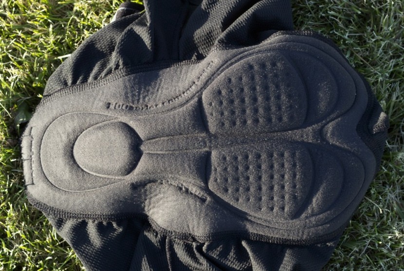 endura hummvee - the hummvee&#039;s clickfast liner uses a thin foam chamois.