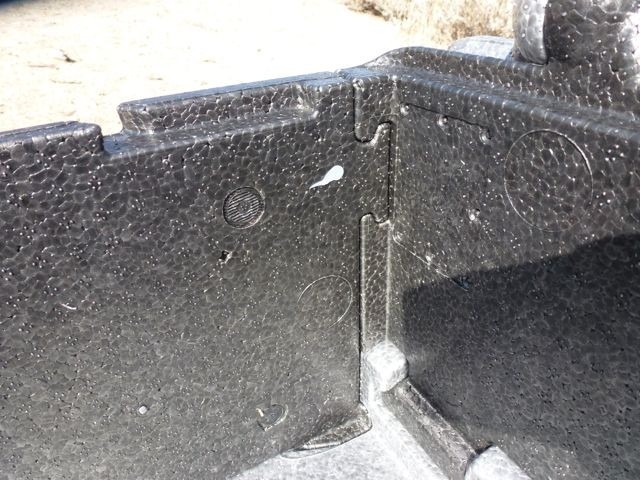 flip-box collapsible iceless - detail shot showing the close fitting joints that keep this cooler...