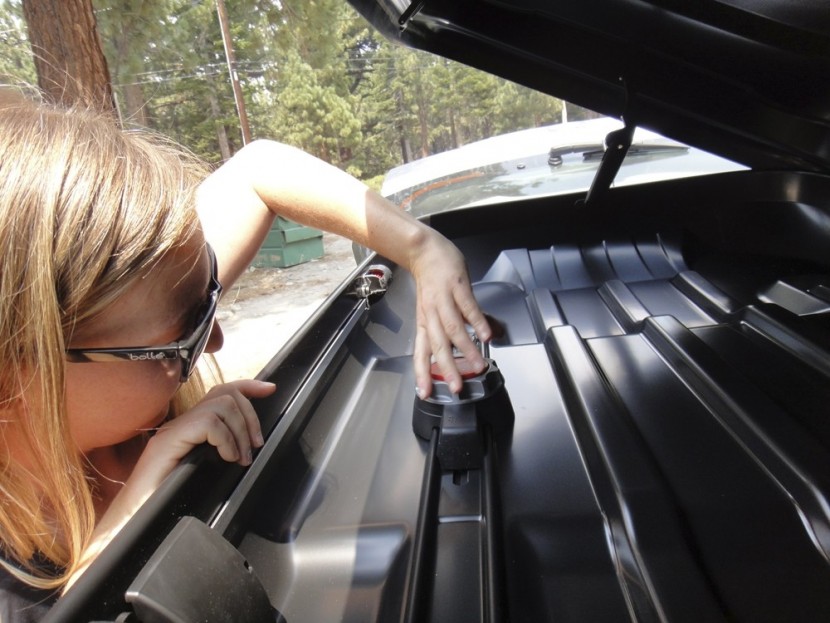 rhino rack master fit 550 - the rhino rack master fit 550 is the easiest roof box to install...
