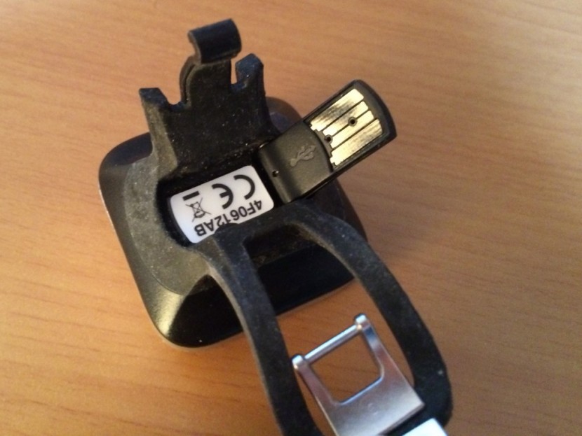 the knog blinder 4 has a rechargeable battery with an integrated usb...