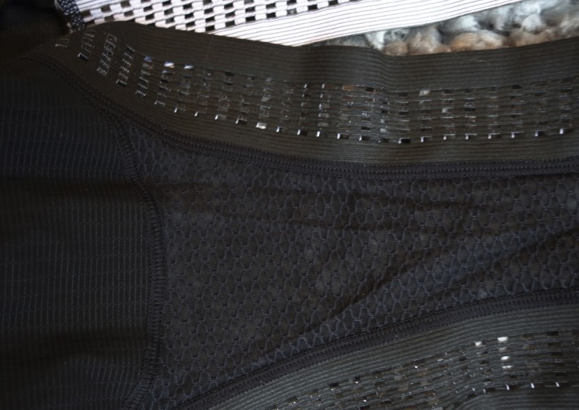 giordana laser bibshorts - bib shoulder strap detail on the giordana laser bib. the mesh...