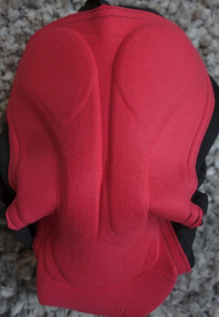 pearl izumi p.r.o. in-r-cool bib short - the 4d chamois is seamless, ensuring maximum comfort.