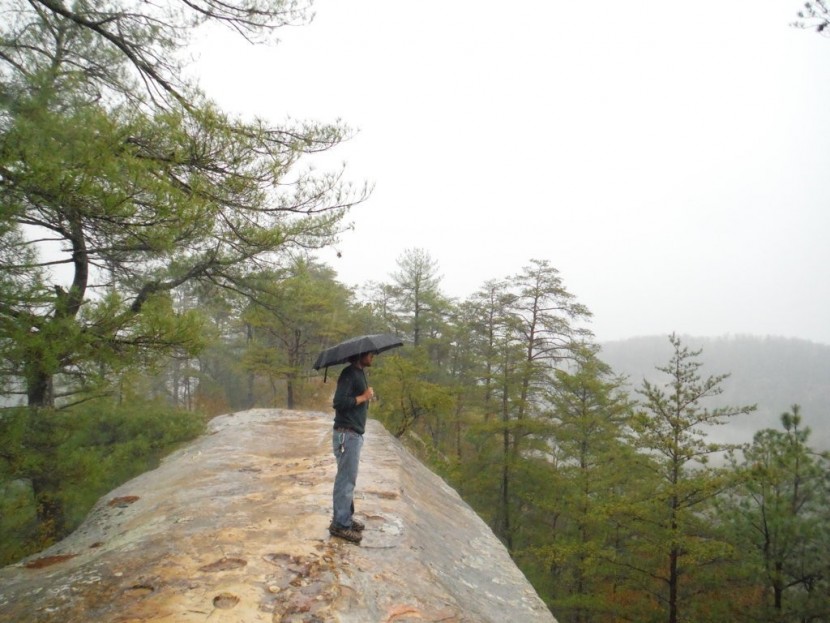 windpro compact auto - enjoying the fine views of the red river gorge despite the rain.