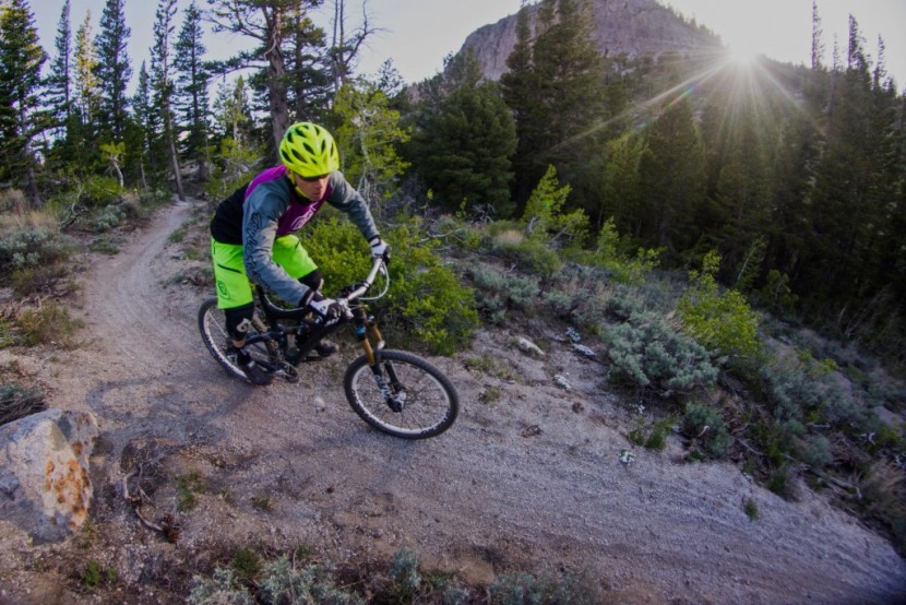 giro xar - luke lydiard making the most of the fading light in the xar...