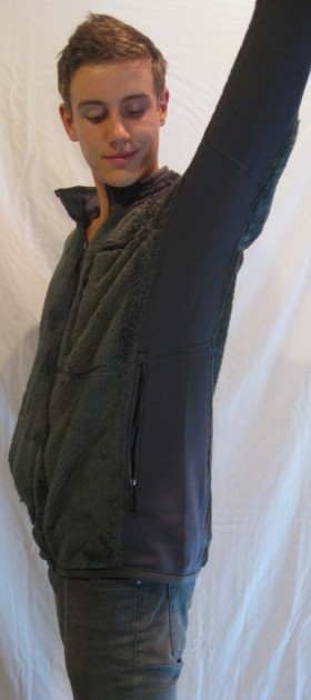 patagonia r3 jacket - stretchy panels and breathable panels from the waste to the wrist...