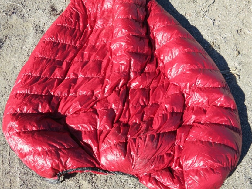 western mountaineering alpinlite 20 - the continuous horizontal baffles on the alpinlite allow for...