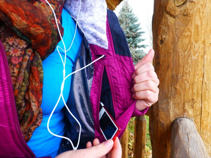 columbia kaleidaslope ii jacket for women - the inner pocket has a really convenient ipod stash pocket with a...