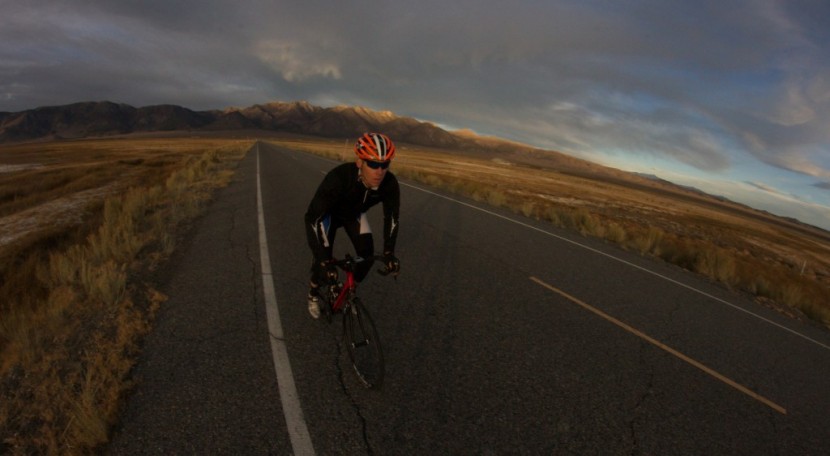 giro aeon - luke lydiard sprints towards home in the giro aeon.