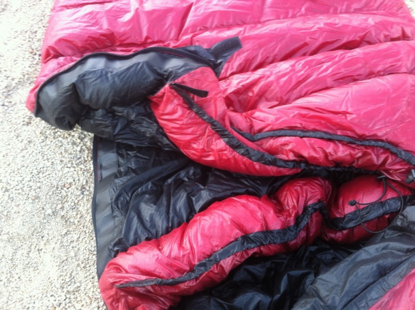 western mountaineering alpinlite 20 - the alpinlite features substantial loft for a 3 season bag. the...