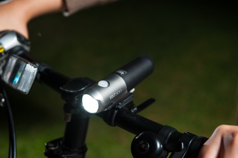 Cateye Volt 300 Review | Tested & Rated