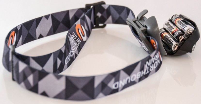 northbound train led - the northbound train takes 3 aaa batteries.