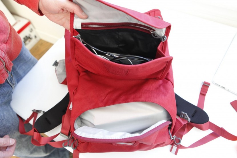 Amazon.com: Osprey Packs Pixel Daypack, Black : Clothing