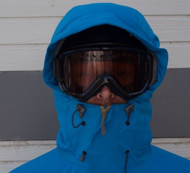 flylow roswell - flylow roswell's high collar and generous hood cover face and helmet...