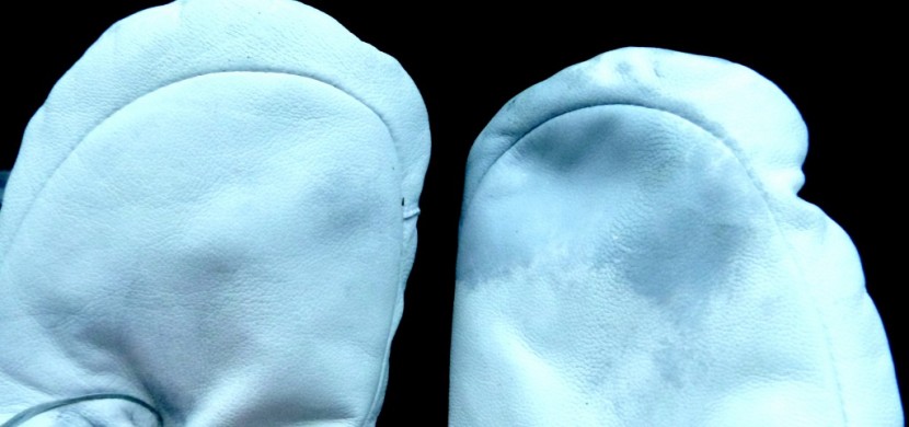 hestra heli mitt for women - the mitt on the right was worn throughout the day while the mitt on...