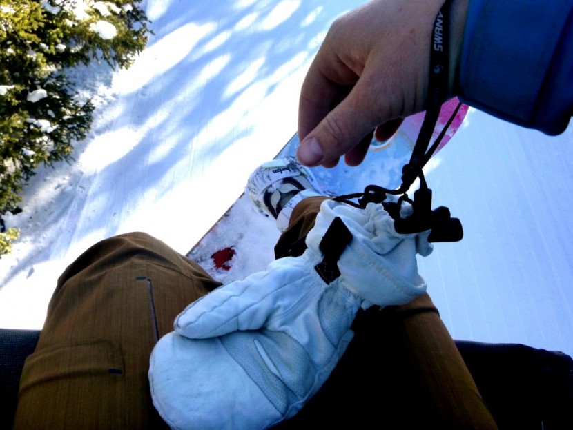 swany x-cell ii mitt for women - this mitt is loaded with features! the cinch straps are present and...