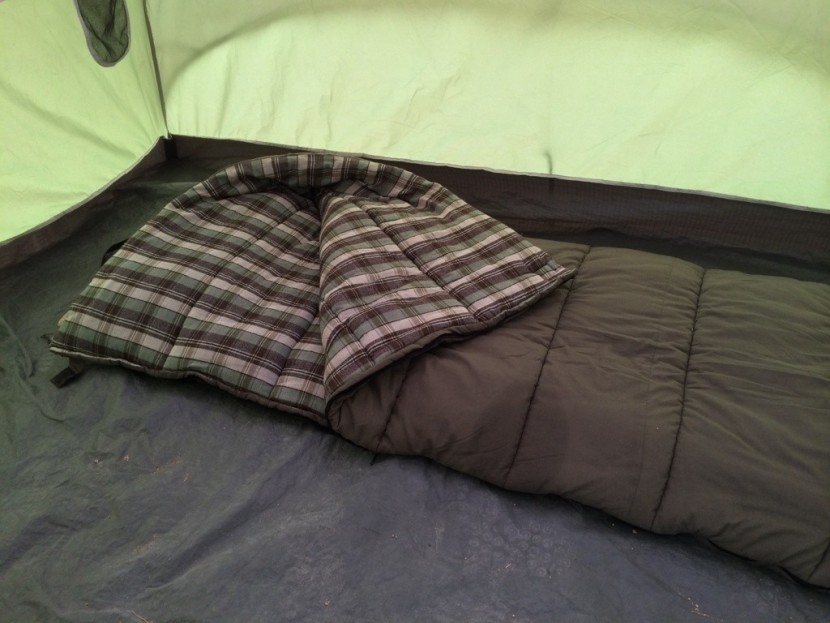 wenzel conquest - the soft, poly/cotton blend flannel lining feels great on the face...