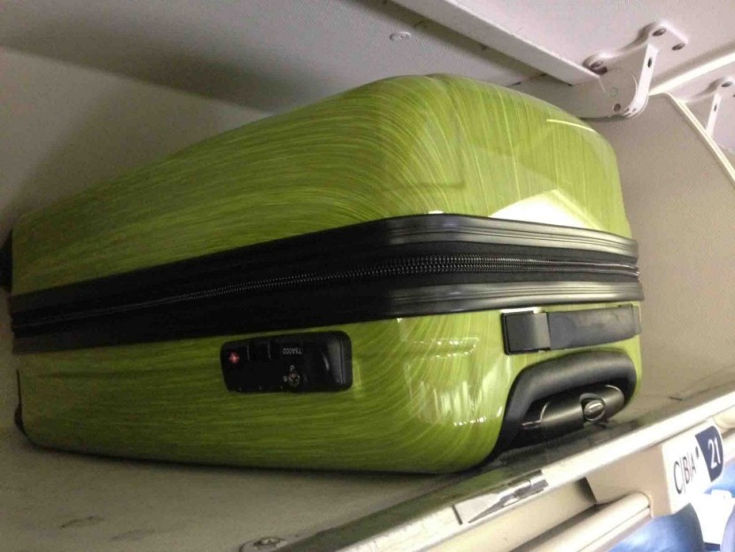 samsonite winfield 2 20 - this lightweight bag is easy to lift in and out of overhead storage.