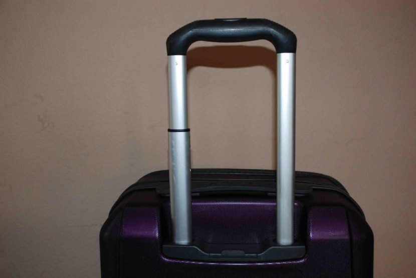 delsey shadow 3.0 21 - part of the telescoping arm on the delsey was getting stuck in the...