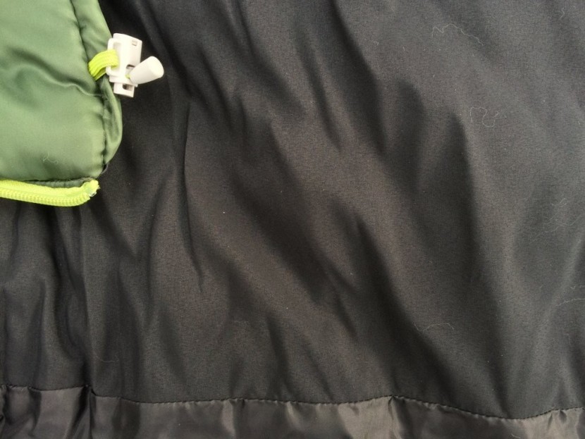 marmot mavericks 30 - a soft, synthetic fabric lines the top portion of this bag for...