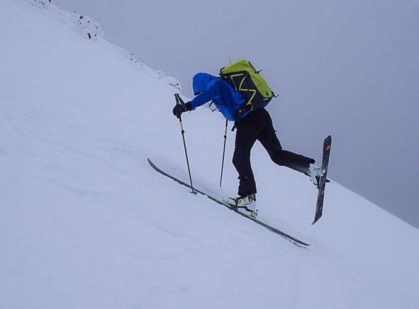 black diamond glidelite mix sts - the bd mo mix skins in action on mount cheops, bc, canada. the...