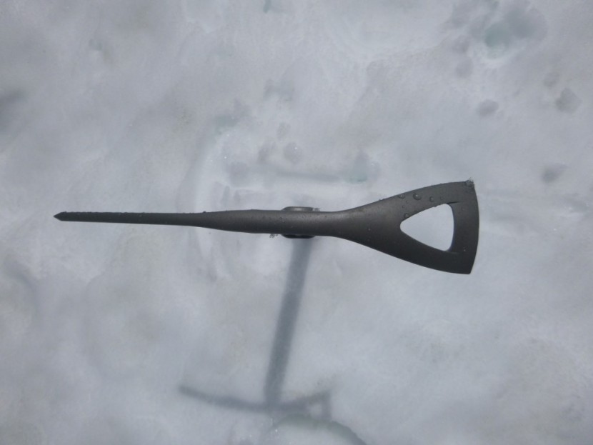 black diamond raven - top view of the raven. you can see how heavily tapered the pick is...