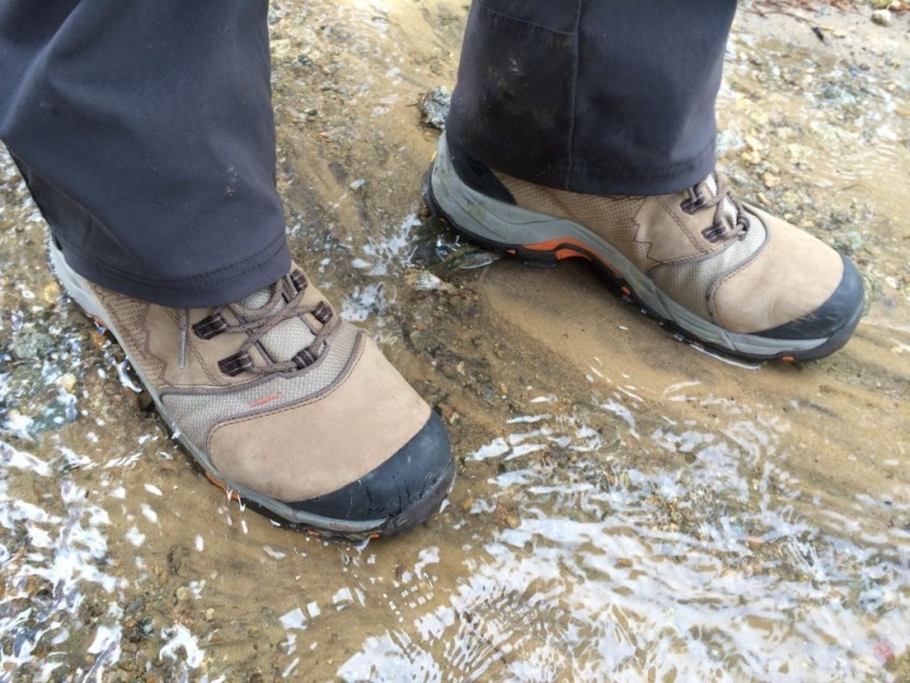 la sportiva fc eco 3.0 - the mesh portion of the upper at the forefoot flex point can soak up...