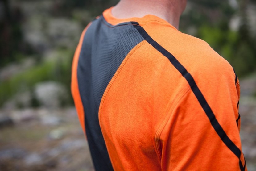 the north face kilowatt short sleeve - black seam taping on the kilowatt's shoulder seams means no rubbing...