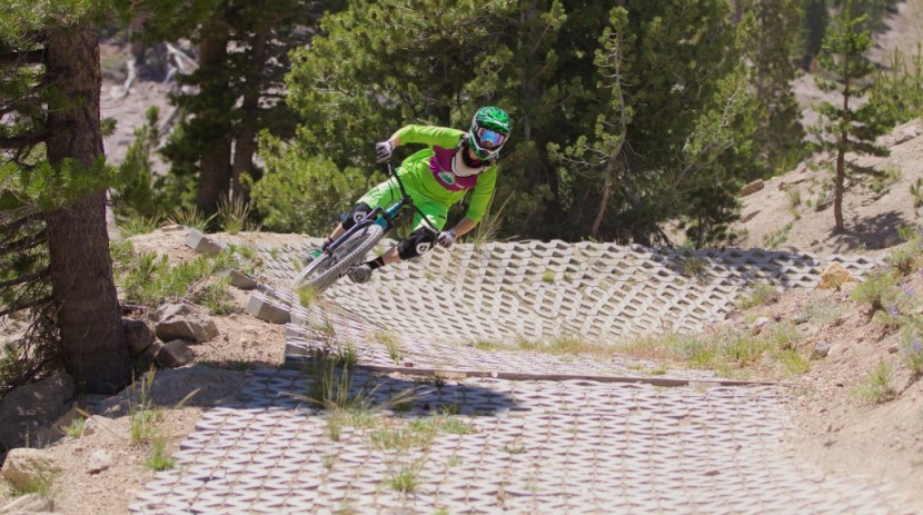 crankbrothers mallet dh race - the large platform on the mallet dh race makes these pedals quick to...