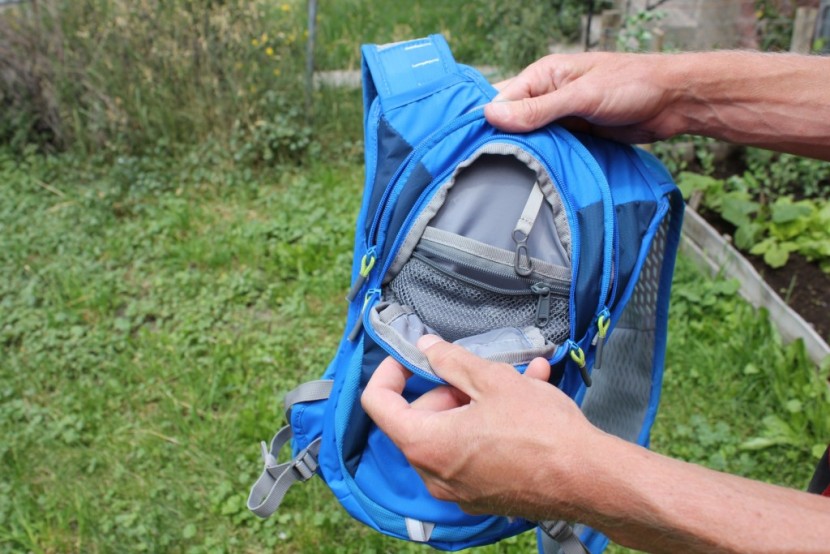camelbak ultra 4 - the inside of this pack has a key clip and some nice pockets to help...
