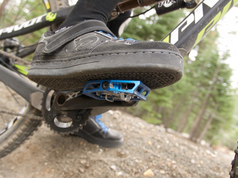 five ten hellcat - the ht x1 is a full platform clipless pedal for downhill mountain...