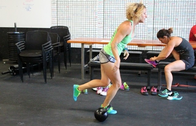 inov-8 bare-xf 210 for women - lisa ray takes off for a sprint after kettlebell swings wearing the...