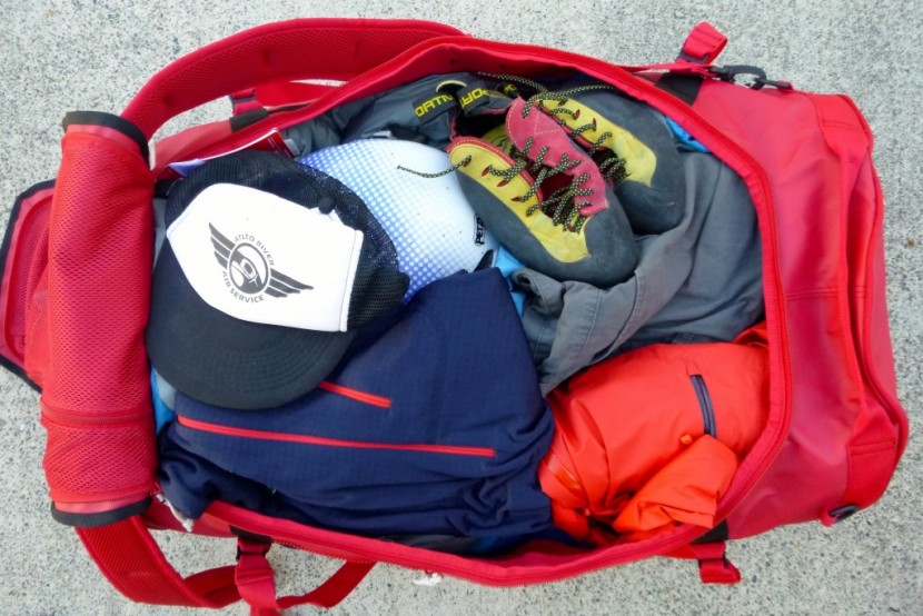 helly hansen duffel bag 2 - the large &quot;d&quot; shaped opening on the helly hansen duffel bag 2 was...