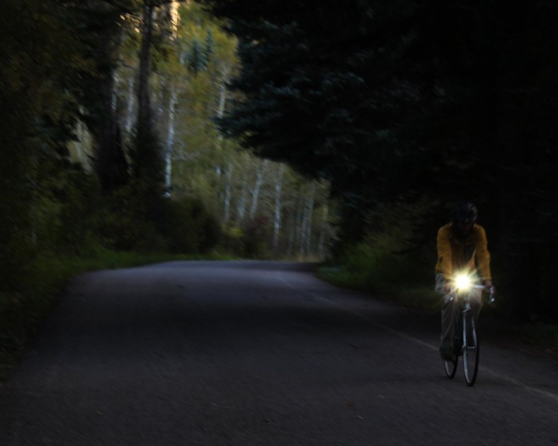 cygolite metro 550 - this light is great for urban commutes, but performs very similarly...