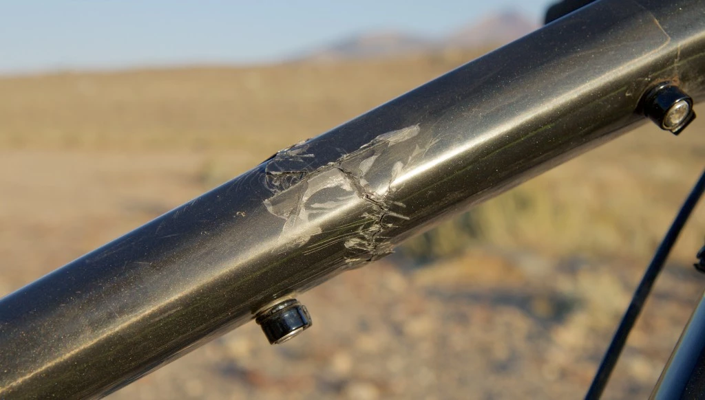 broken top tube of the carbon trek slash 9.8