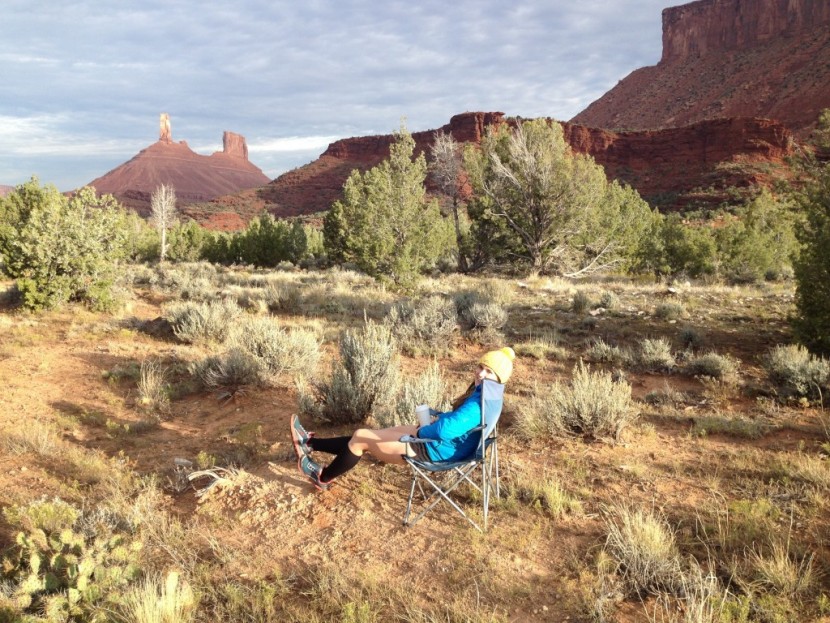 2xu compression recovery for women - chilling back at camp while enjoying the views of castleton tower...