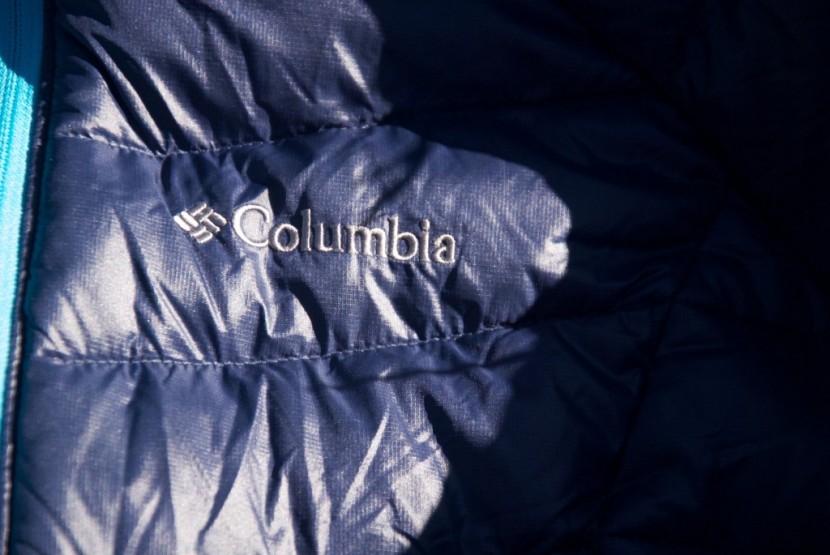 columbia platinum 860 turbodown hooded jacket for women - the columbia platinum 860 turbodown has a rugged outer shell and...