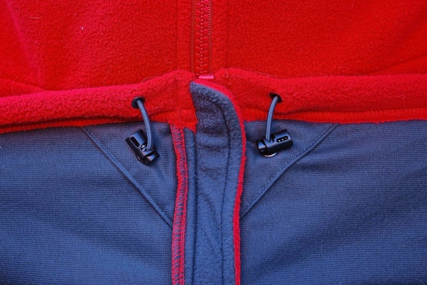 the north face khumbu 2 jacket - the elastic draw strings one the bottom hem let you cinch the jacket...