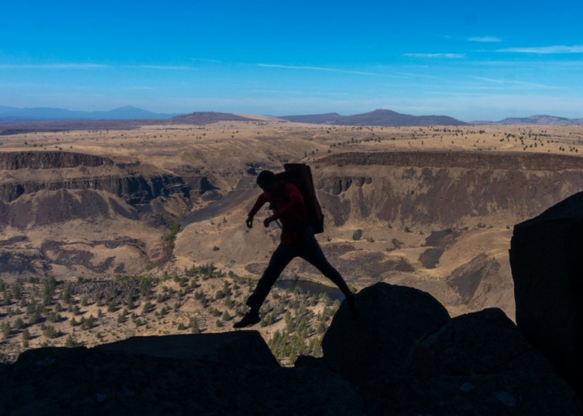 black diamond pipe dream - take care on dangerous approaches, this pack&#039;s bulkiness can throw...