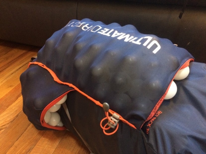 ultimate direction fastpack 30 - this model&#039;s exterior pockets stretch to accommodate a lot of...