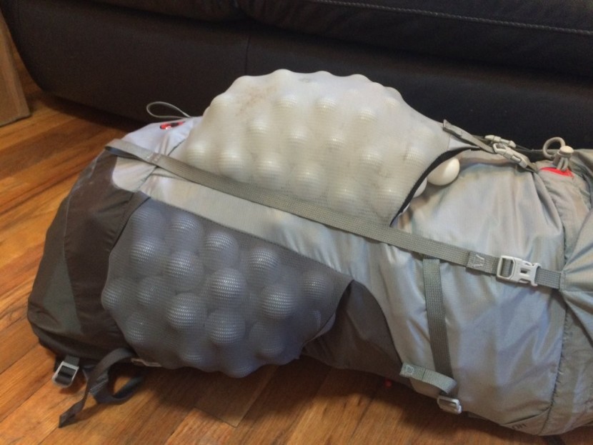 mammut creon light 45 - the external pockets on the this pack are stretchy and...