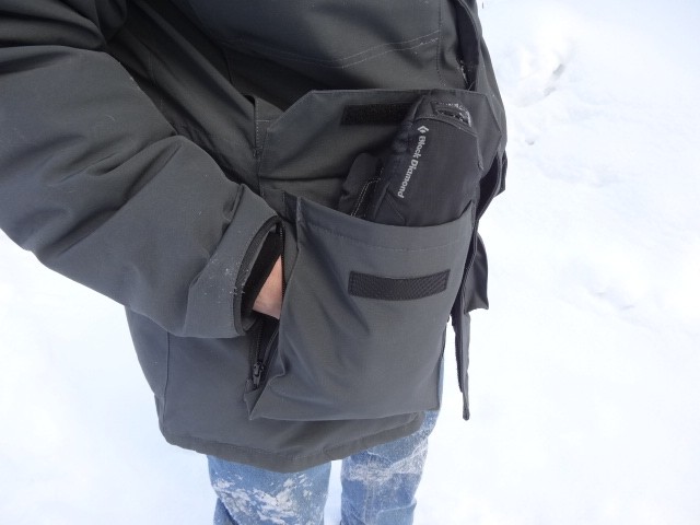 Canada goose zipper stuck hotsell near me