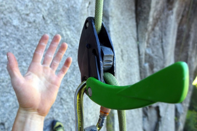 edelrid eddy - the eddy features an anti-panic lowering mechanism. this is designed...