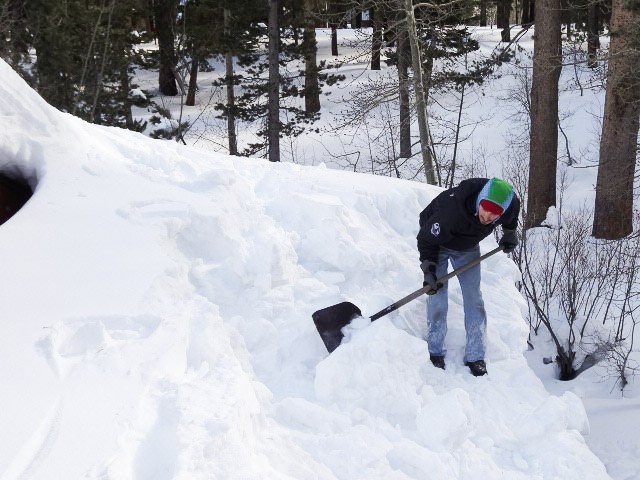 columbia bugaboot plus iii omni-heat - shoveling the roof? oh, the joys of winter. here the bugaboot keeps...